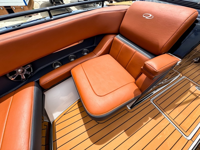  Regal 2800 Bowrider