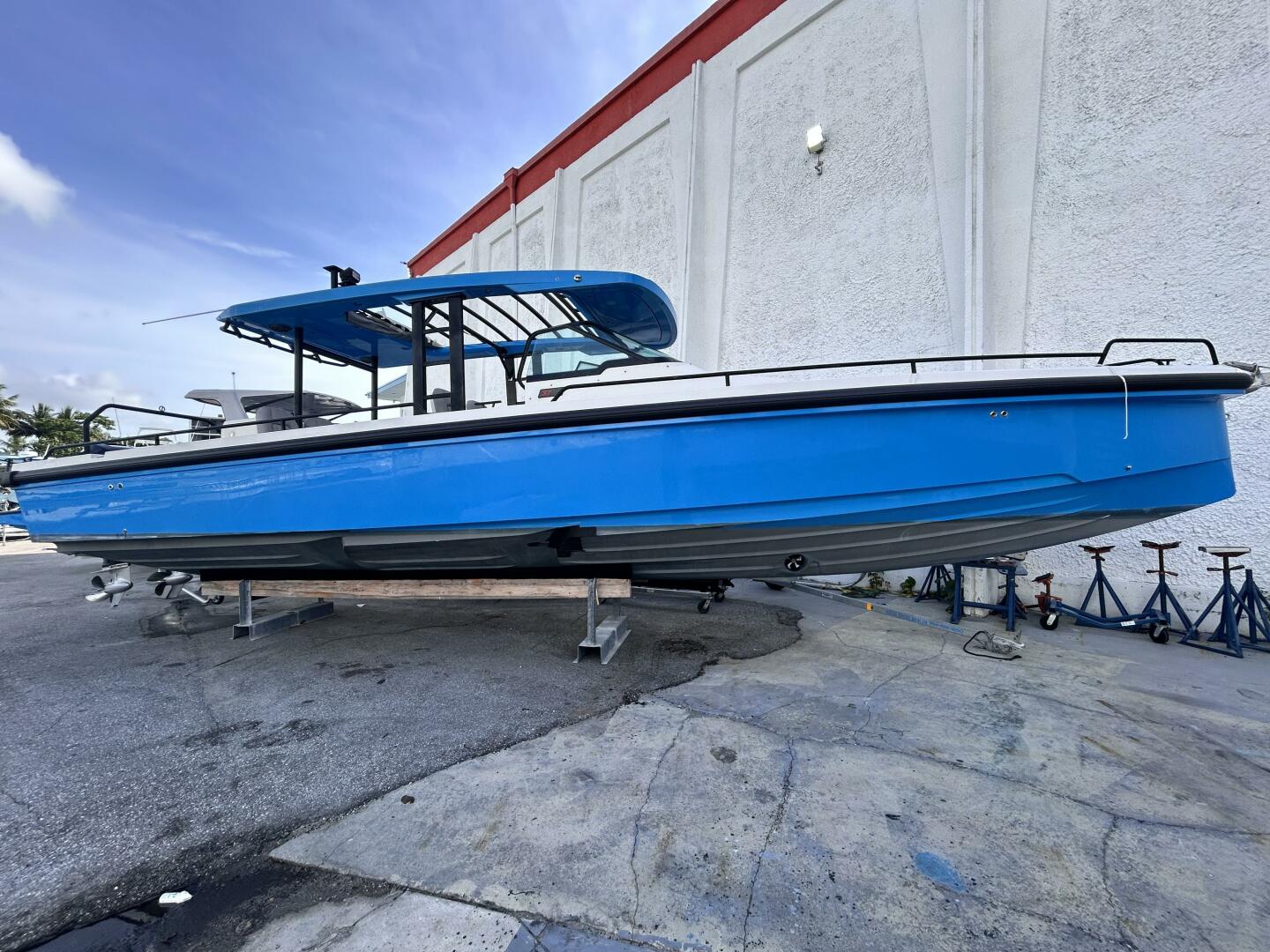 Axopar 37 Sun Top se vende