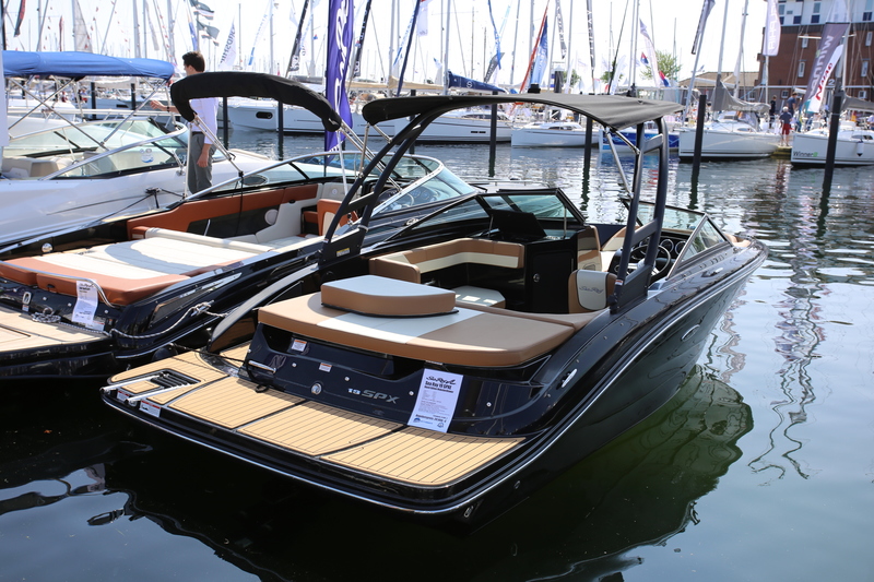 Sea Ray 19 SPXE Hanseboot ancora boat show 2016