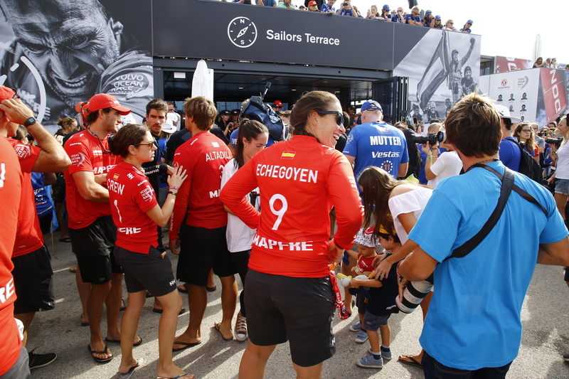 Sailors terass Sailors meet upp before take off. Volvo Ocean Race 2017-18