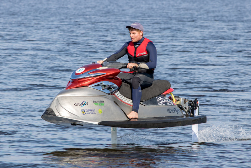 WaveFlyer WaveFlyer new watercraft on foils